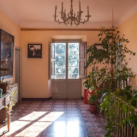 Casa Entre Vinyes 度假居 *
